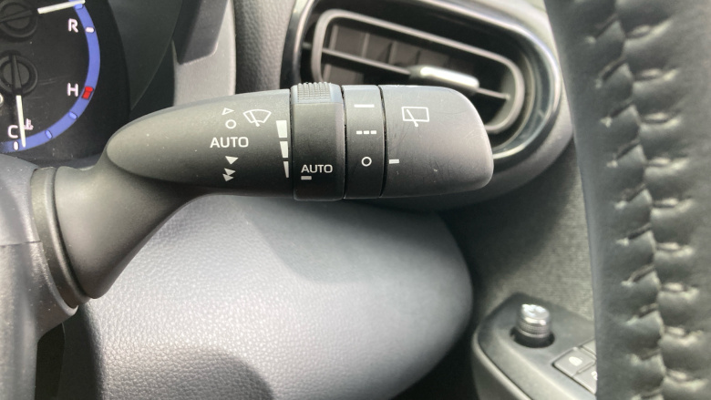 Toyota Yaris Cross 1.5 Hybrid Design 5dr CVT Hybrid Estate